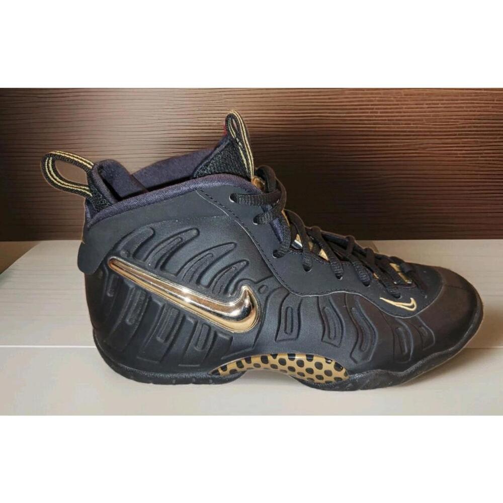 Size 5y(GS) - Nike Air Foamposite Pro Mid Black Metallic Gold